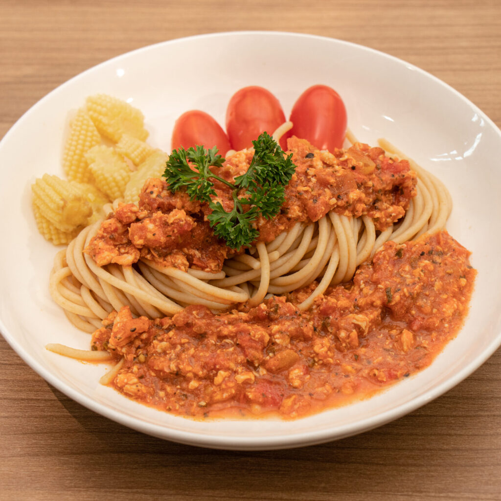 F11 SPAGHETTI WITH CHICKEN BOLOGNESE SAUCE